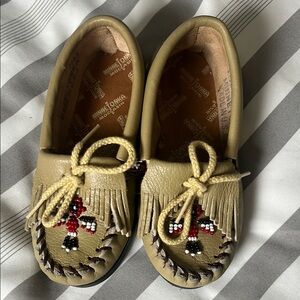 Minnetonka Kids' Tan Moccasins